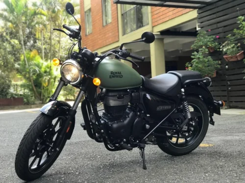 ROYAL ENFIELD Meteor 350 2025 (6.100kms)