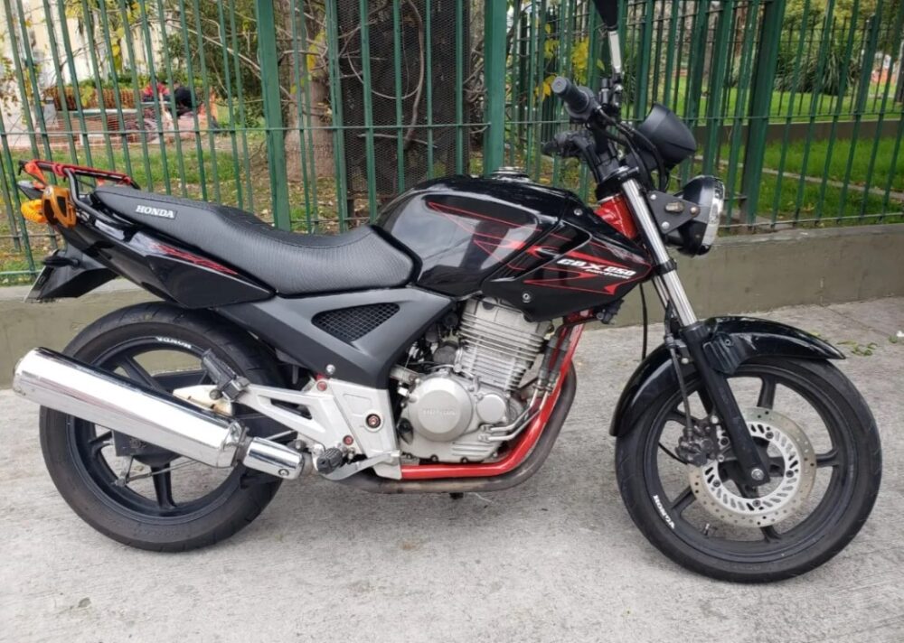 HONDA CBX 250 TWISTER 2009 (70.000 kms)
